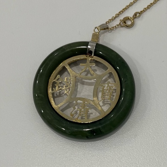 JADEITE Green and Gold-Tone Pendant - Picture 3 of 11